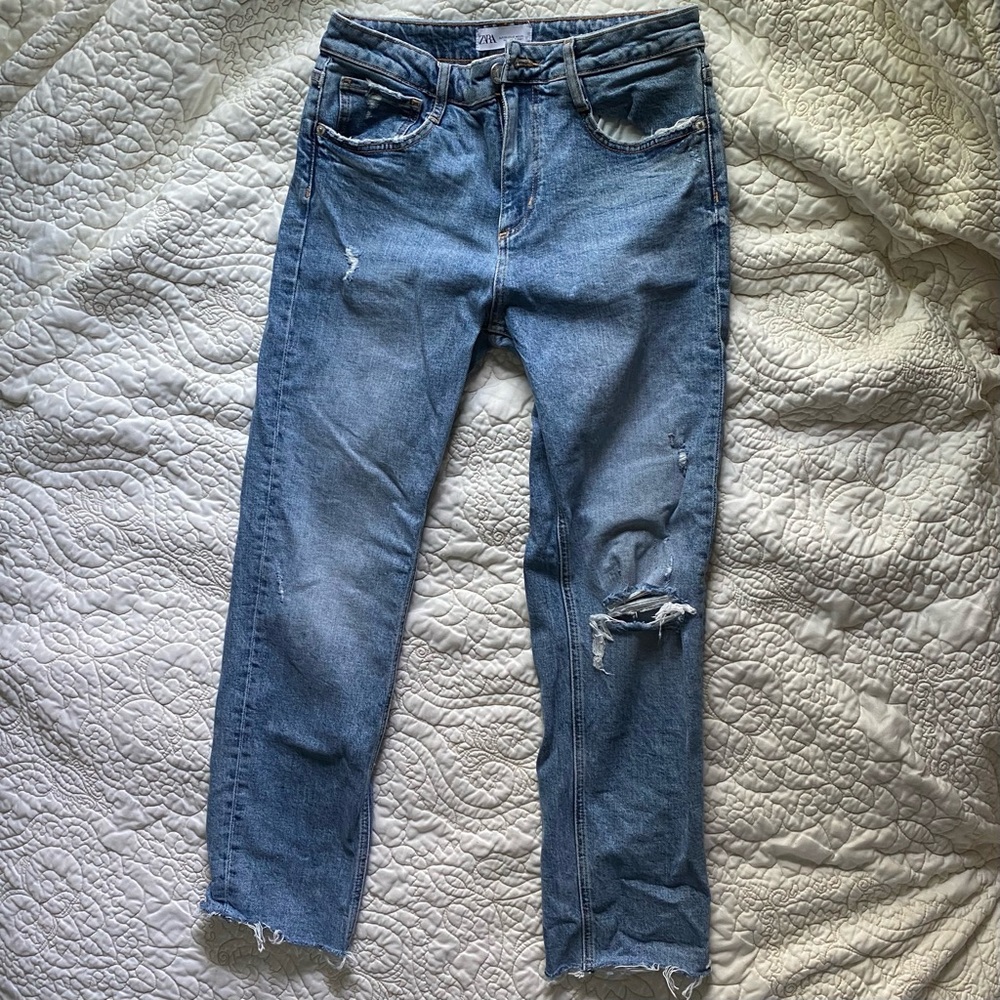 BRAND NEW Ripped Mid-Rise boyfriend Zara Jeans